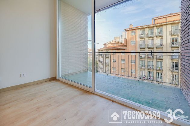 Foto 1 de Piso en venta en Sant Andreu de Palomar de 4 habitaciones con balcón y aire acondicionado