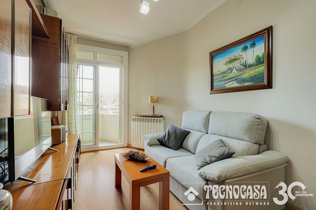 Foto 1 de Piso en venta en Sant Andreu de Palomar de 2 habitaciones con balcón y calefacción