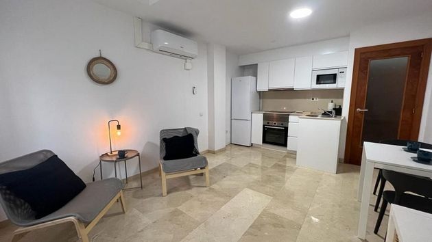 Foto 2 de Piso en alquiler en Ca n'Aurell de 1 habitación con terraza y muebles