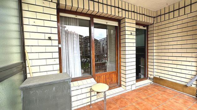 Foto 1 de Pis en venda a calle Zuberoa de 4 habitacions amb terrassa i calefacció