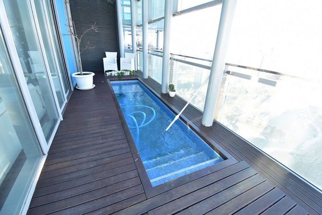 Foto 2 de Ático en venta en Diagonal Mar i el Front Marítim del Poblenou de 3 habitaciones con terraza y piscina
