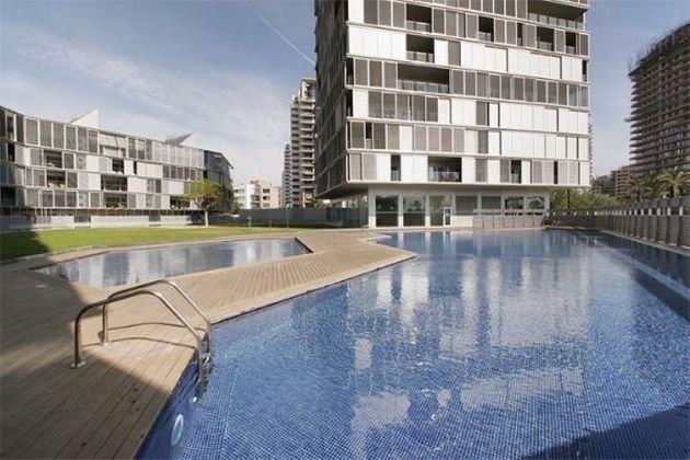 Foto 1 de Pis en venda a Diagonal Mar i el Front Marítim del Poblenou de 2 habitacions amb terrassa i piscina