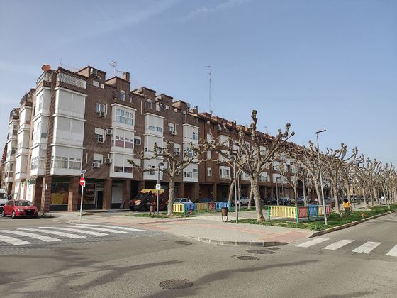 Foto 1 de Dúplex en venda a Bulevar - Plaza Castilla de 2 habitacions amb calefacció i ascensor