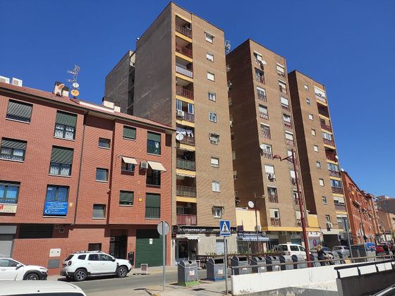 Foto 1 de Pis en venda a Bulevar - Plaza Castilla de 3 habitacions amb terrassa i calefacció