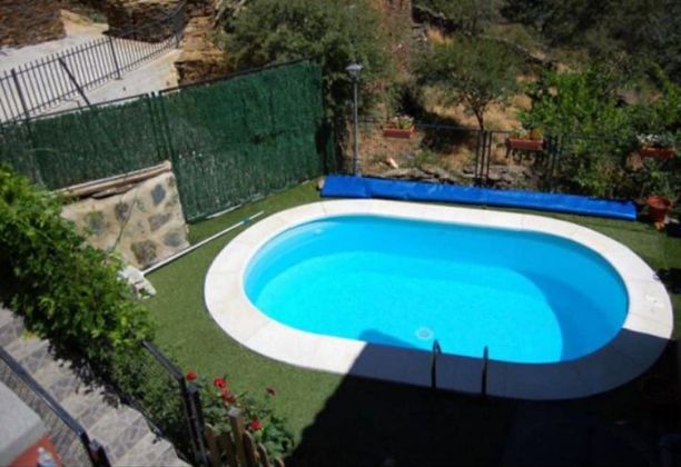 Foto 2 de Casa en venta en Prádena de Atienza de 4 habitaciones con terraza y piscina