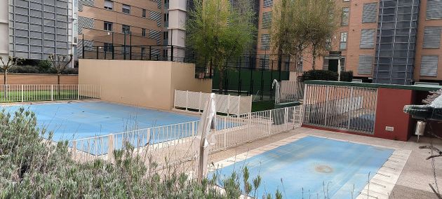 Foto 1 de Piso en venta en Ensanche de Vallecas - Valdecarros de 2 habitaciones con terraza y piscina