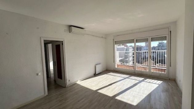 Foto 1 de Piso en venta en travesía De Gràcia de 4 habitaciones con terraza y aire acondicionado