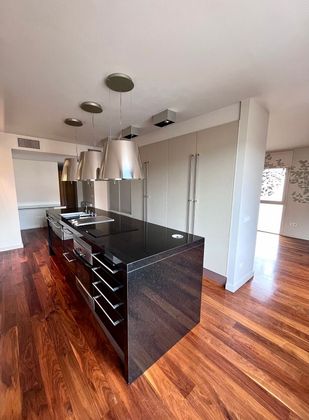 Foto 2 de Pis en venda a Eixample Nord – La Devesa de 3 habitacions amb garatge i aire acondicionat