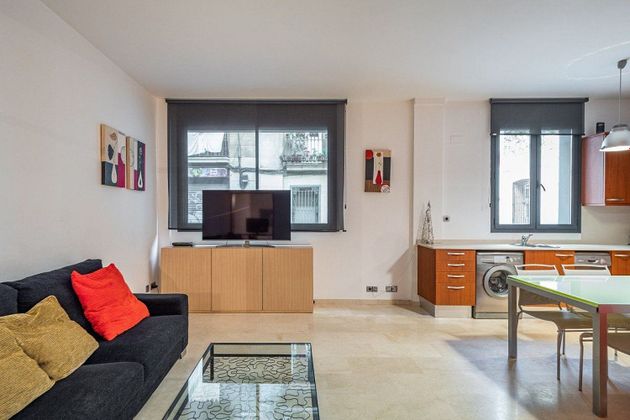 Foto 2 de Pis en lloguer a Vila de Gràcia de 1 habitació amb mobles i balcó