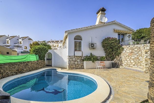 Foto 1 de Xalet en venda a Torreblanca del Sol de 2 habitacions amb terrassa i piscina