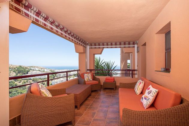 Foto 1 de Dúplex en venda a Calahonda de 4 habitacions amb terrassa i piscina