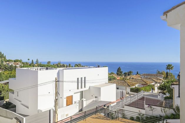 Foto 2 de Casa adossada en venda a Zona el Higuerón de 3 habitacions amb terrassa i piscina