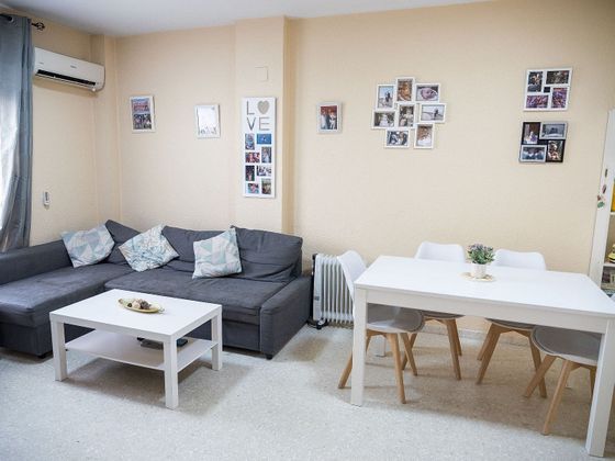 Foto 2 de Casa adossada en venda a Ctra Jerez-Ctra del Puerto de 4 habitacions amb terrassa i garatge