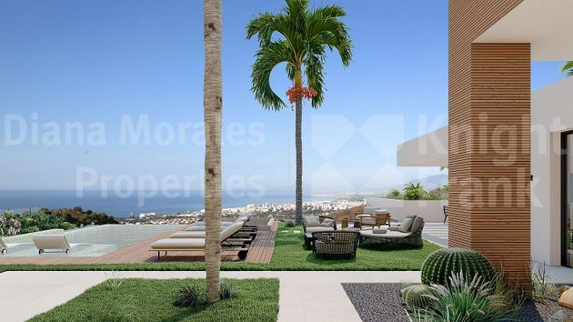 Foto 1 de Xalet en venda a Los Monteros - Bahía de Marbella de 4 habitacions amb terrassa i piscina