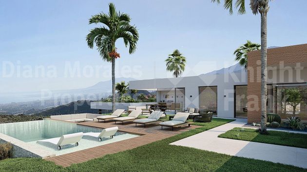 Foto 2 de Xalet en venda a Los Monteros - Bahía de Marbella de 4 habitacions amb terrassa i piscina