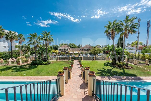 Foto 2 de Alquiler de casa en Lomas de Marbella Club - Puente Romano de 4 habitaciones con terraza y piscina