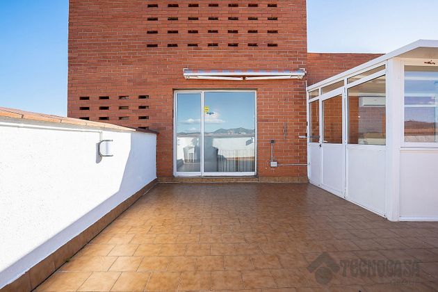 Foto 1 de Venta de piso en El Besós i el Maresme de 2 habitaciones con terraza y garaje