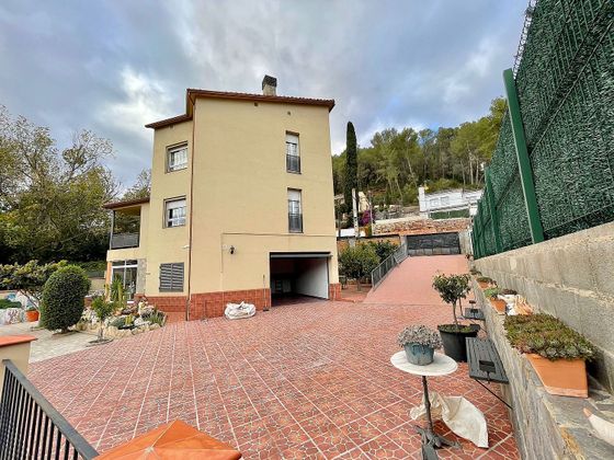 Foto 2 de Chalet en venta en Cervelló de 6 habitaciones con terraza y piscina