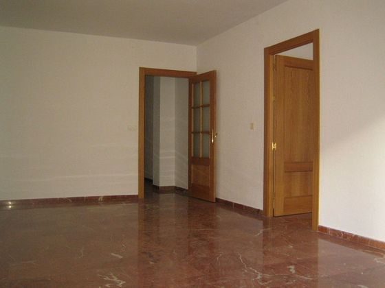 Foto 1 de Piso en alquiler en Camino de Ronda - Rosaleda de 3 habitaciones con garaje y balcón
