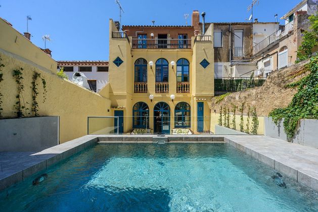 Foto 1 de Casa adossada en lloguer a carretera Girona de 4 habitacions amb terrassa i piscina