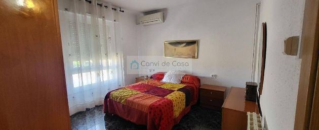 Foto 2 de Piso en venta en Espronceda - Campoamor - Santa Pau de 3 habitaciones con balcón y aire acondicionado