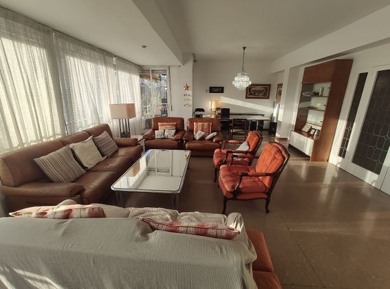 Foto 1 de Alquiler de piso en Vila de Gràcia de 5 habitaciones con muebles y balcón
