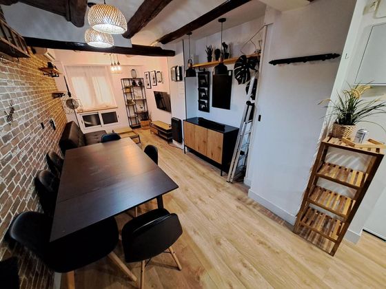 Foto 2 de Pis en lloguer a calle De Santiago Ramón y Cajal de 2 habitacions amb terrassa i mobles