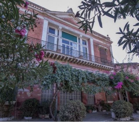 Foto 1 de Chalet en venta en carretera De Jerez de 6 habitaciones con terraza y piscina