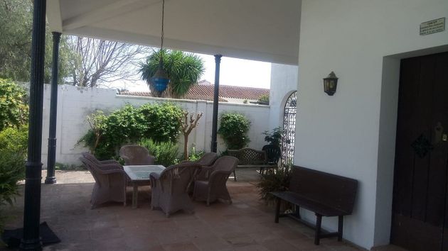 Foto 2 de Alquiler de chalet en La Jara de 6 habitaciones con terraza y jardín