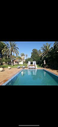 Foto 1 de Chalet en venta en Sancti Petri - La Barrosa de 8 habitaciones con terraza y piscina