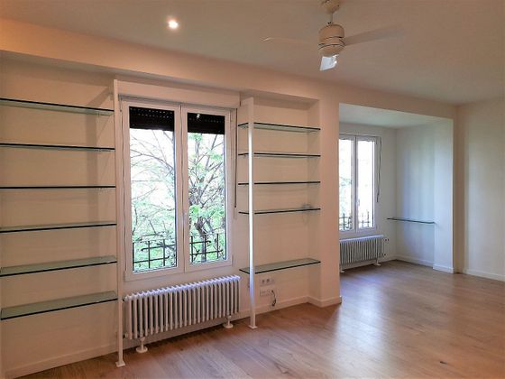 Foto 2 de Pis en venda a Gran Vía de 3 habitacions amb balcó i aire acondicionat
