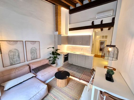 Foto 1 de Alquiler de piso en Sant Francesc de 2 habitaciones con muebles y balcón