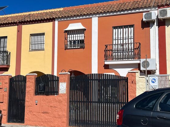 Foto 1 de Casa adossada en venda a Benacazón de 3 habitacions amb terrassa