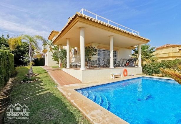 Foto 1 de Venta de chalet en Calahonda de 3 habitaciones con terraza y piscina