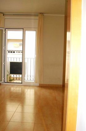 Foto 2 de Estudi en venda a calle San Vicens amb balcó i aire acondicionat