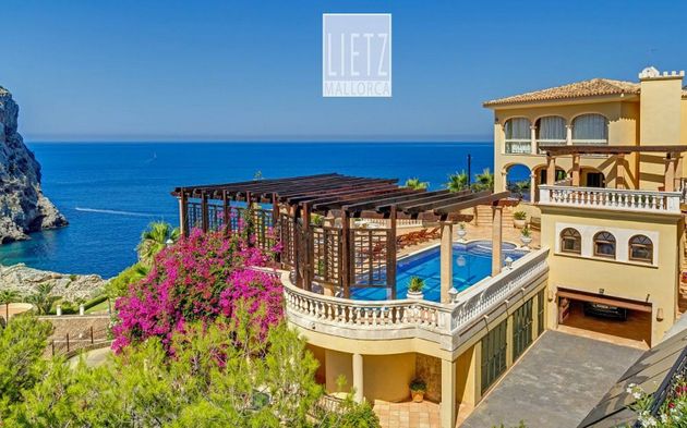 Foto 2 de Chalet en venta en Port d'Andratx de 7 habitaciones con terraza y piscina