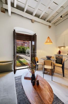 Foto 1 de Pis en lloguer a Centre - Girona de 1 habitació amb terrassa i mobles
