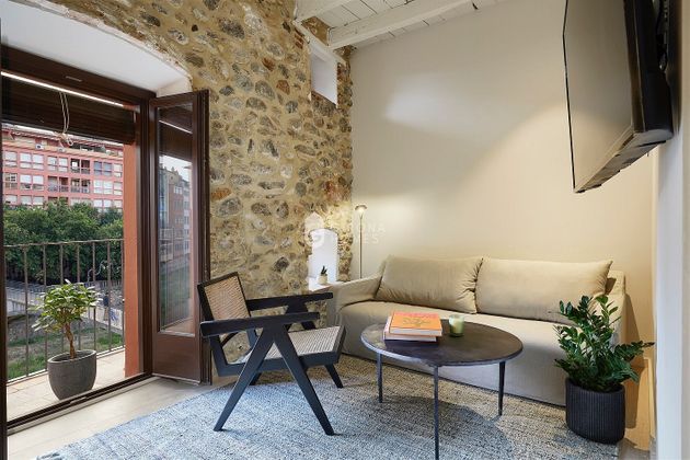 Foto 1 de Piso en alquiler en Centre - Girona de 2 habitaciones con terraza y muebles