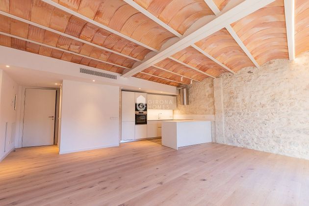 Foto 2 de Pis en lloguer a Centre - Girona de 1 habitació amb aire acondicionat i calefacció