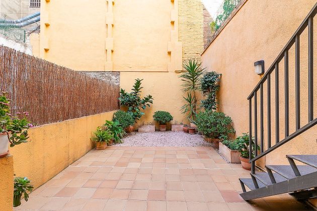 Foto 2 de Venta de casa adosada en Vila de Gràcia de 4 habitaciones con garaje y jardín