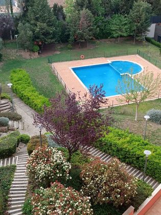 Foto 1 de Piso en venta en Sant Andreu de la Barca de 2 habitaciones con piscina y garaje
