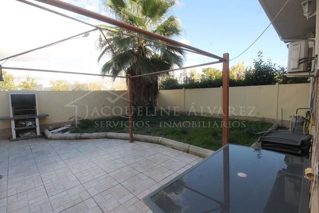 Foto 1 de Casa adossada en venda a Illescas de 5 habitacions amb terrassa i piscina