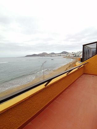 Foto 2 de Àtic en lloguer a Guanarteme de 3 habitacions amb terrassa i garatge