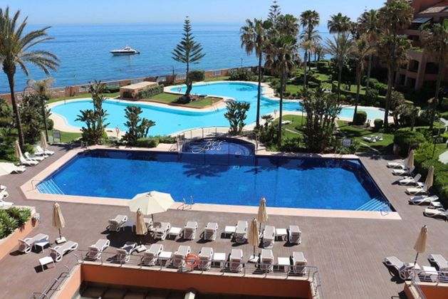 Foto 1 de Alquiler de ático en calle Ventura del Mar de 3 habitaciones con terraza y piscina