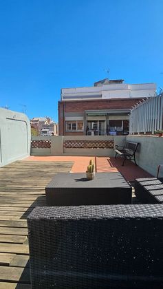Foto 1 de Àtic en lloguer a Vila de Gràcia amb terrassa i mobles