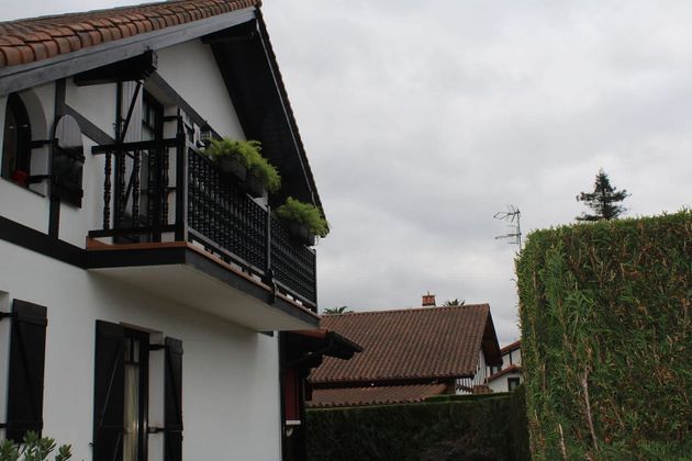 Foto 2 de Venta de chalet en Liendo de 4 habitaciones con terraza y jardín
