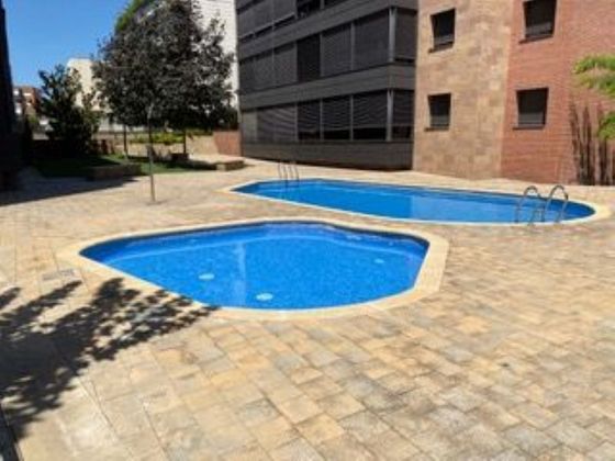 Foto 2 de Pis en venda a Joc de la Bola - Camps d'Esports - Ciutat Jardí - Montcada de 4 habitacions amb terrassa i piscina