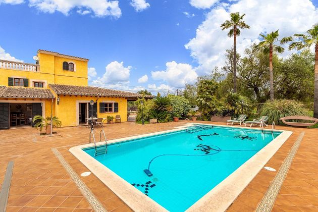 Foto 2 de Chalet en venta en Santa María del Camí de 4 habitaciones con terraza y piscina