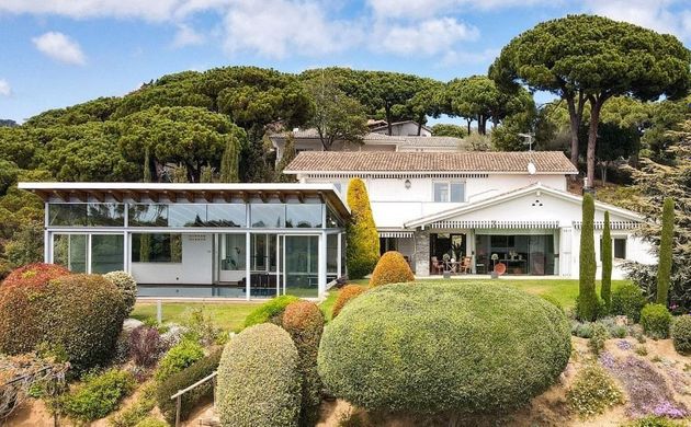 Foto 2 de Casa en venda a paseo De la Roja de 5 habitacions amb terrassa i piscina