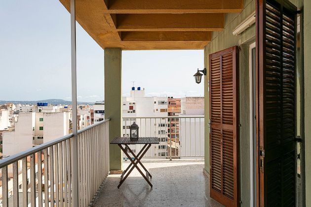 Foto 1 de Àtic en venda a calle Patronat Obrer de 4 habitacions amb terrassa i ascensor